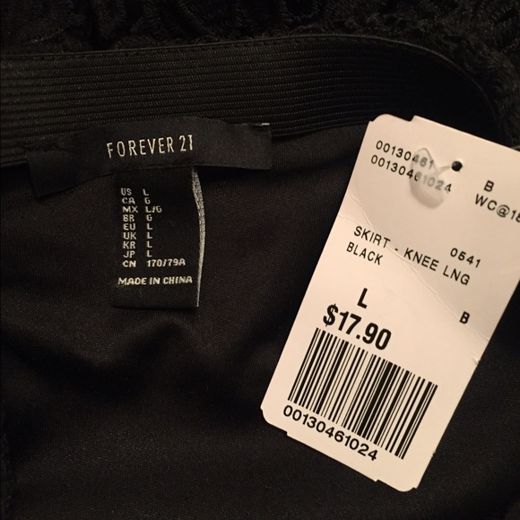 Floral Embroidered Pencil Skirt - Picture 4 of 4