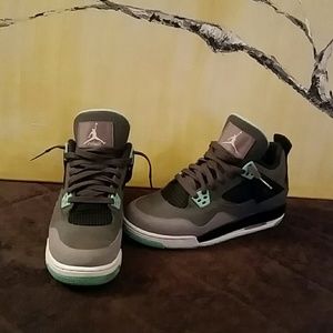 AUTHENTIC RETRO AIR JORDAN 4