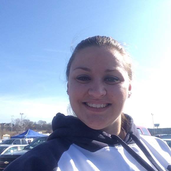 Meet your Posher, Danielle