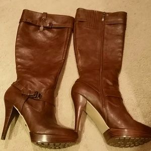 Brown guess boots with heel