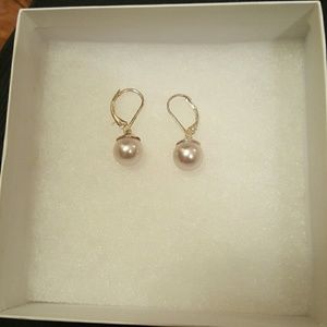 Pearl drop earrings