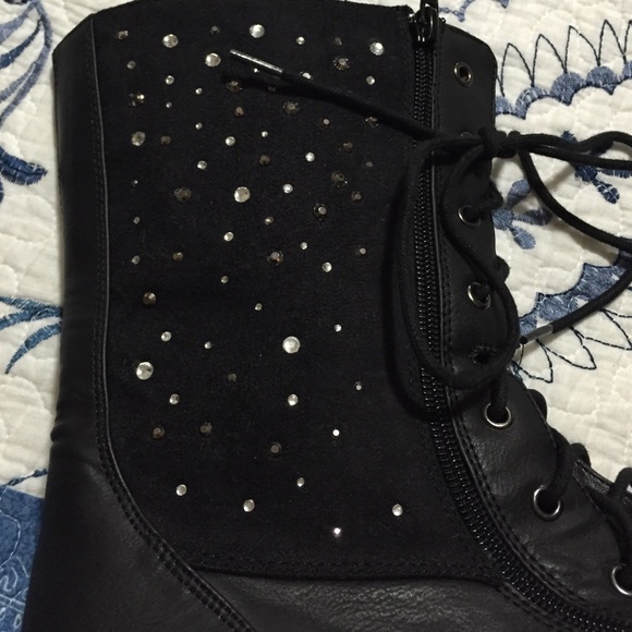 Black Boots - Picture 2 of 4