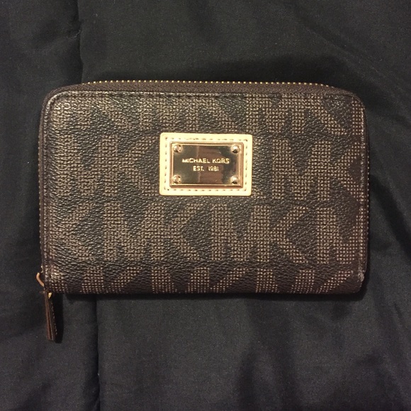 Michael Kors wallet