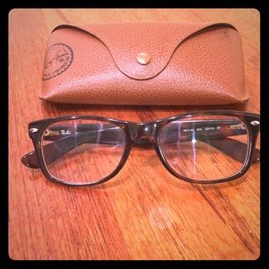 Rayban wayfarer glasses🤓