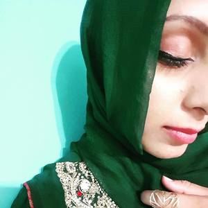 Meet your Posher, Zahra