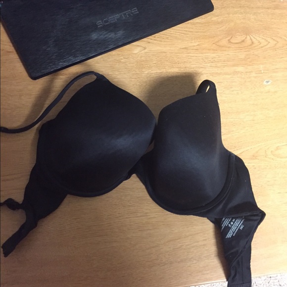 Black VS Bra