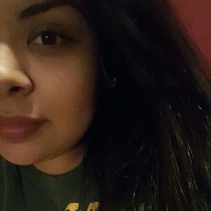 Meet your Posher, Selene