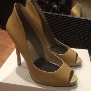 Aldo,Pump,Almond toe,Peep-toe, Heel Ht:4.75