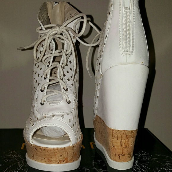 AKIRA - White Cork Wedges - Picture 2 of 3
