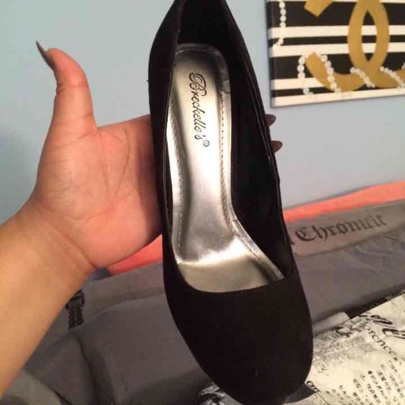 Black Suede Platforms 👑 - Picture 3 of 4