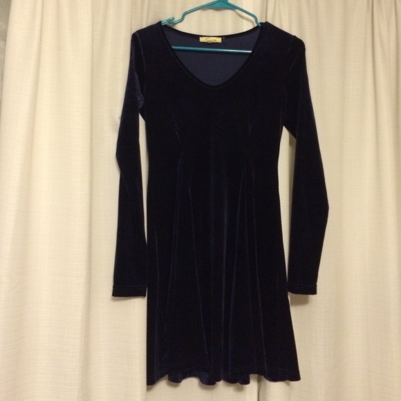 Small Navy Velvet Long Sleeve Dress