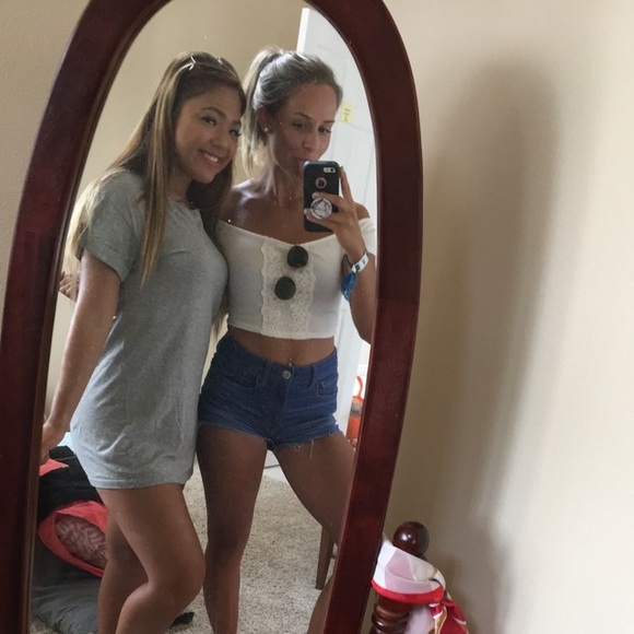 Meet your Posher, Mikala - Picture 2 of 2