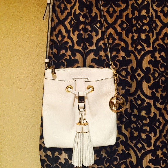 Michael Kors Handbags - Authentic Michael Kors Optic White&Gold Crossbody