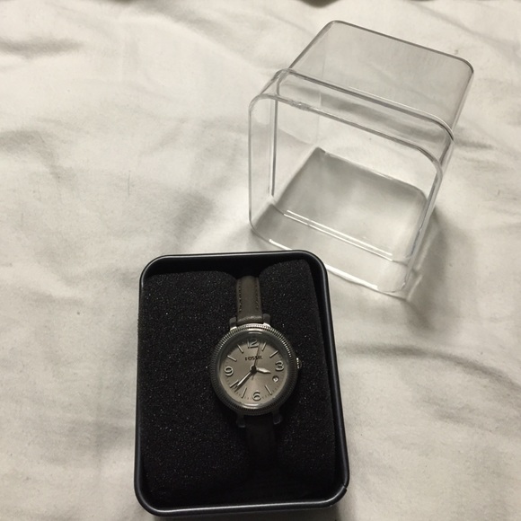 fossil watch, never worn or used, no tags