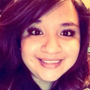 Meet your Posher, Yesenia