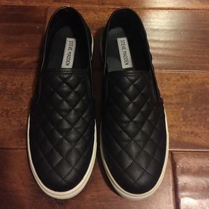AUTHENTIC STEVE MADDEN SNEAKERS