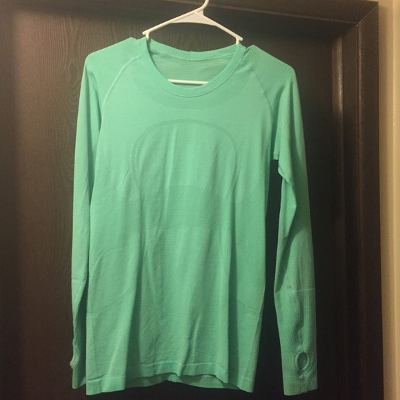Lululemon top