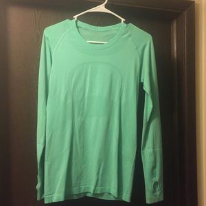 Lululemon top