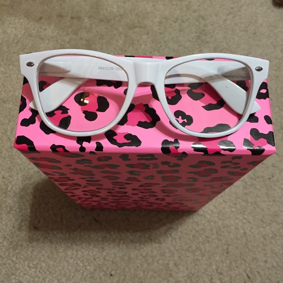 🚨 LAST CHANCE | Fashion Glasses w/ Clear Lens