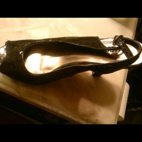 Heels - Picture 2 of 3