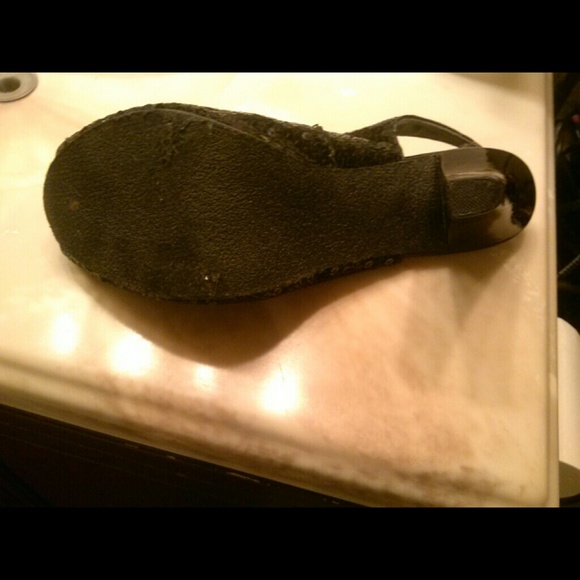 Heels - Picture 3 of 3