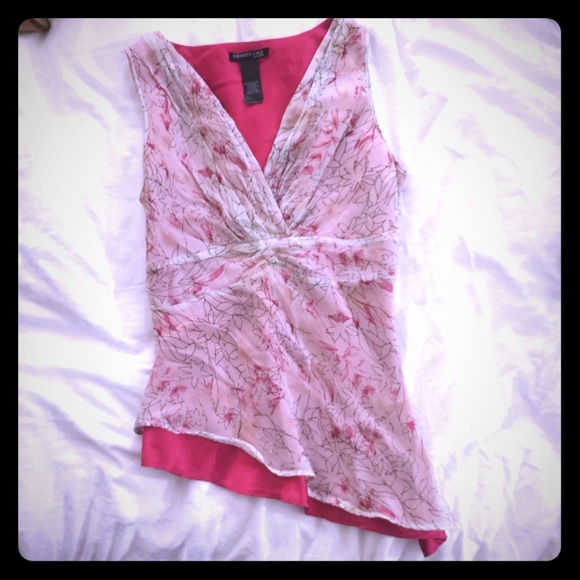 Kenneth Cole pink/white sleeveless top. Size 8
