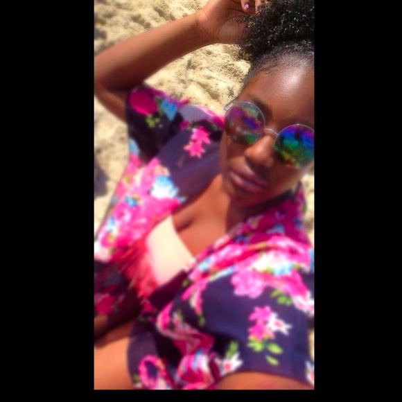 Meet your Posher, Tmi - Picture 1 of 1