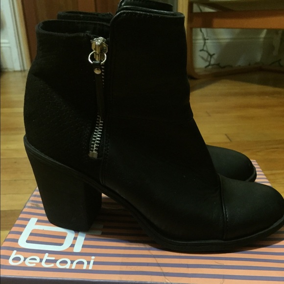 Size 7 black booties