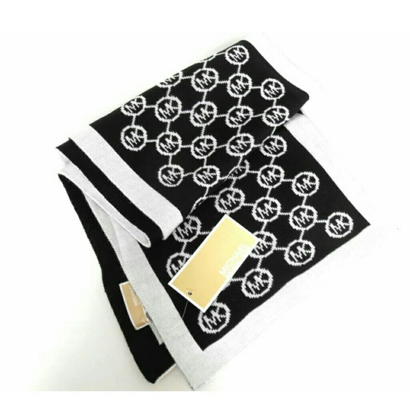 Michael Kors Classy scarf NWT - Picture 3 of 4