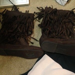 Fringe boots