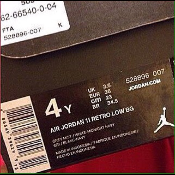 Georgetown 11s. Size 4y. 9/10 con. OG box. - Picture 4 of 4