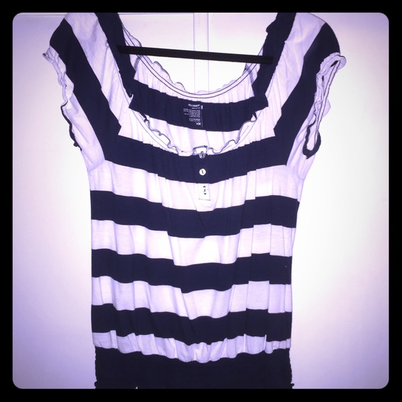 Cute Old Navy top navy/white size M.