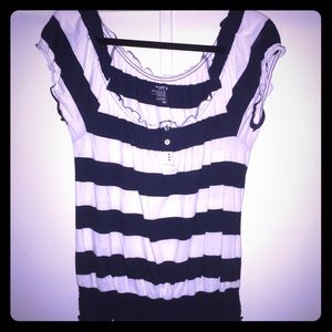 Cute Old Navy top navy/white size M.