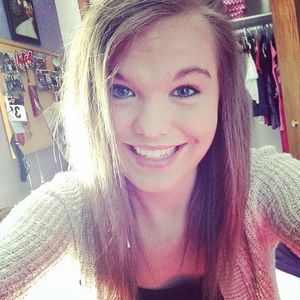 Meet your Posher, Emily