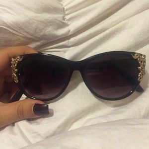 Embellished sun glasses