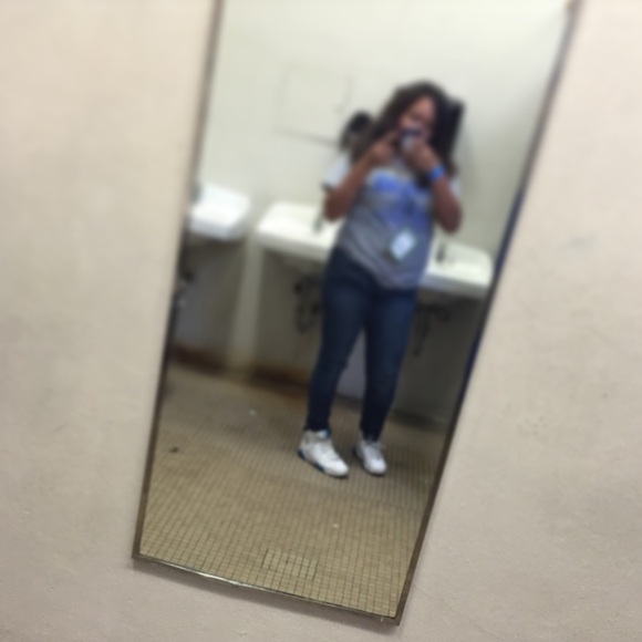 Meet your Posher, Madison - Picture 1 of 1