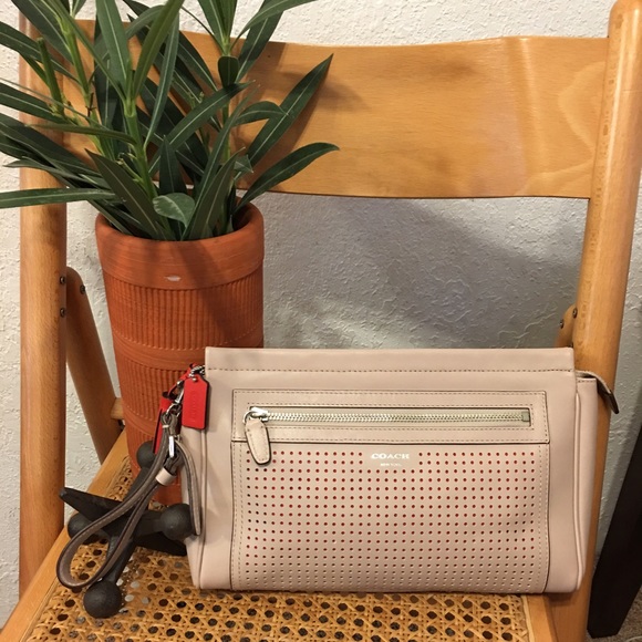 NWOT Coach leather clutch