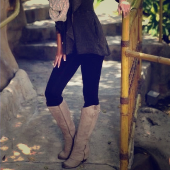 Fergie boots
