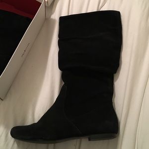 Black slouchy suede boots