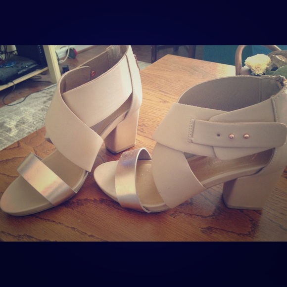 Taupe/Tan heels