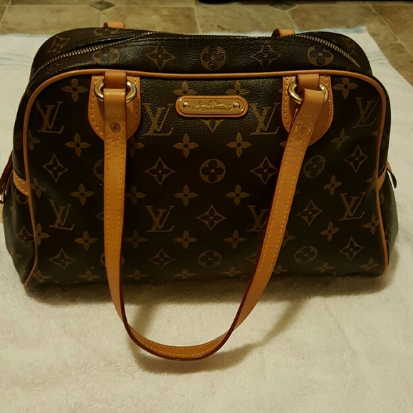 Shoulder bag