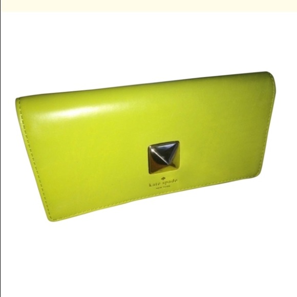 kate spade Handbags - Gorgeous Kate spade wallet