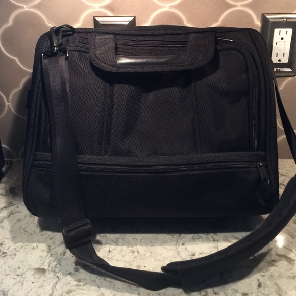 Lap top bag.
