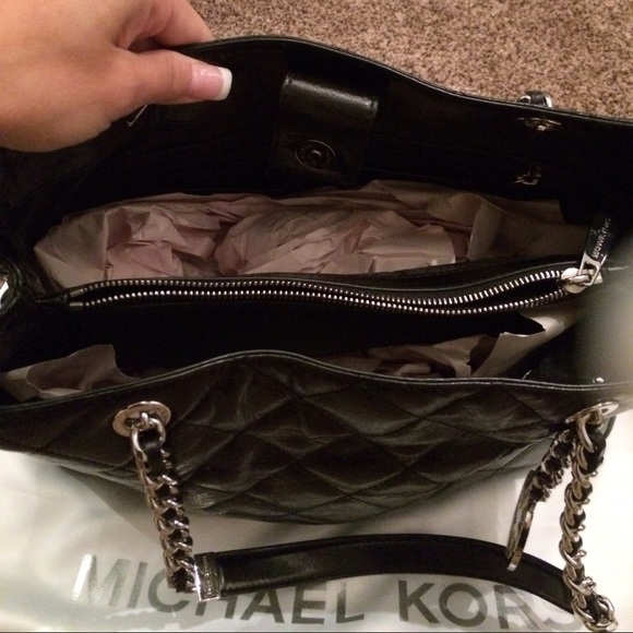 Michael Kors handbag, Black - Picture 3 of 4
