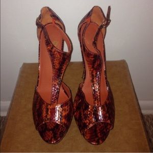 Victoria Secret Snake skin t-strap heels. SEXY!