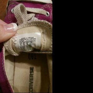 Little girls converse, size 10.