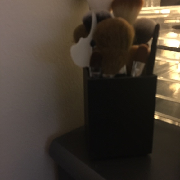 Brush holder