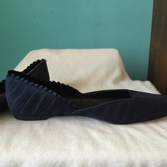 Navy Ruffle flats - Picture 2 of 4