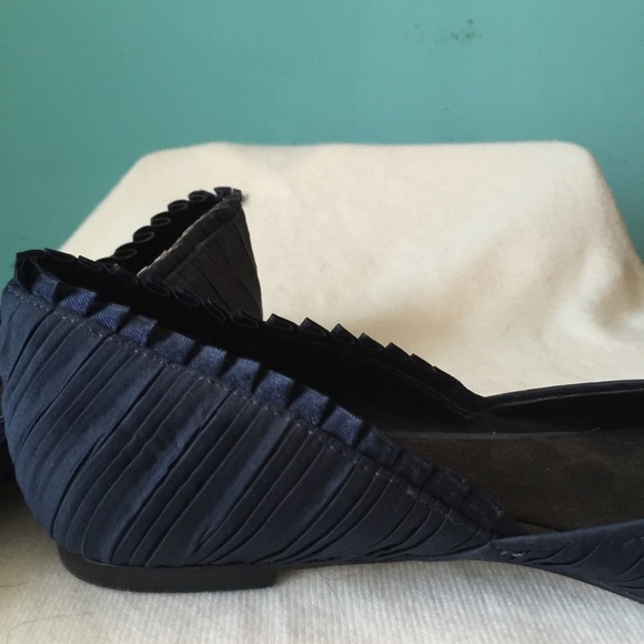 Navy Ruffle flats - Picture 3 of 4