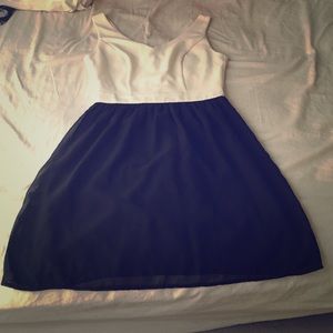 Beautiful dress perfect for the holidays